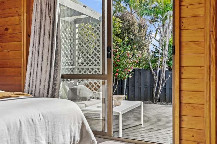 2/7 Fernbird Place Massey_15