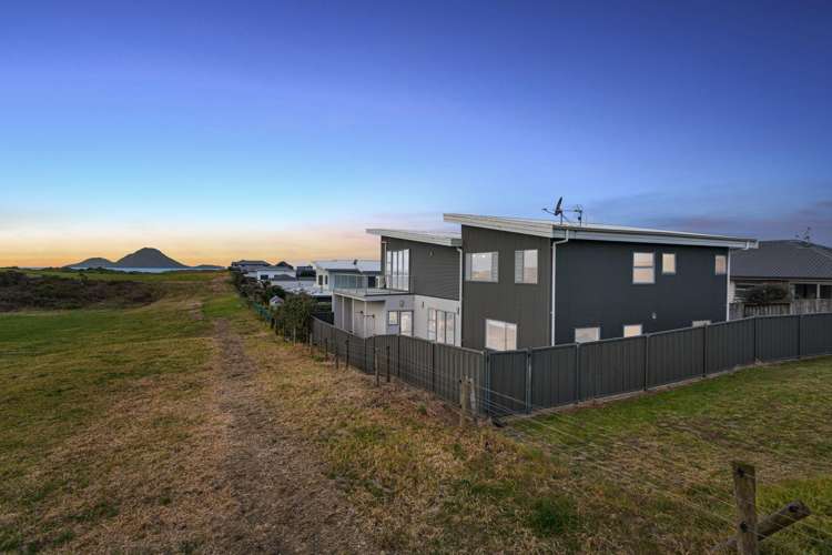 3 Omega Place Coastlands_24