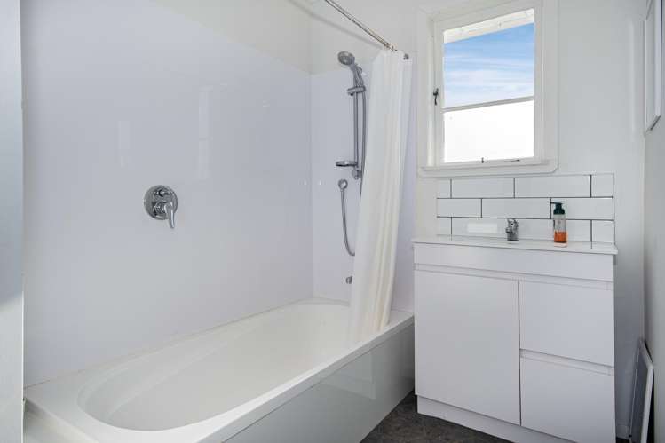 1a Whimp Avenue Onerahi_7