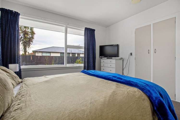 19 Kathleen Crescent Hornby_12