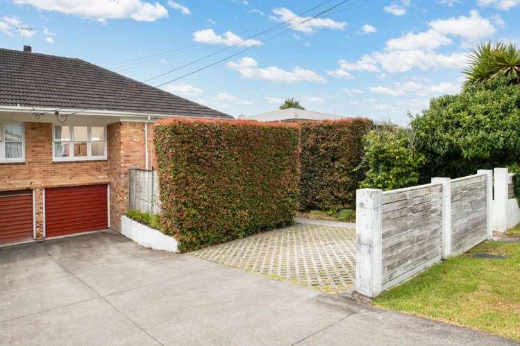 2/93 East Coast Road Castor Bay_21