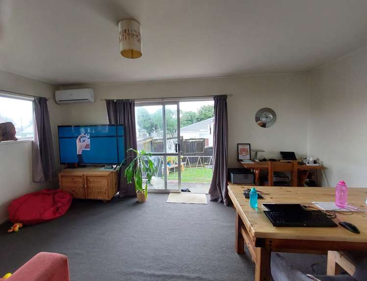 2/69 Spring Street 10051_3