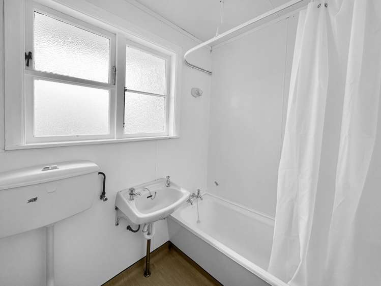 19 Maire Street 1208_9