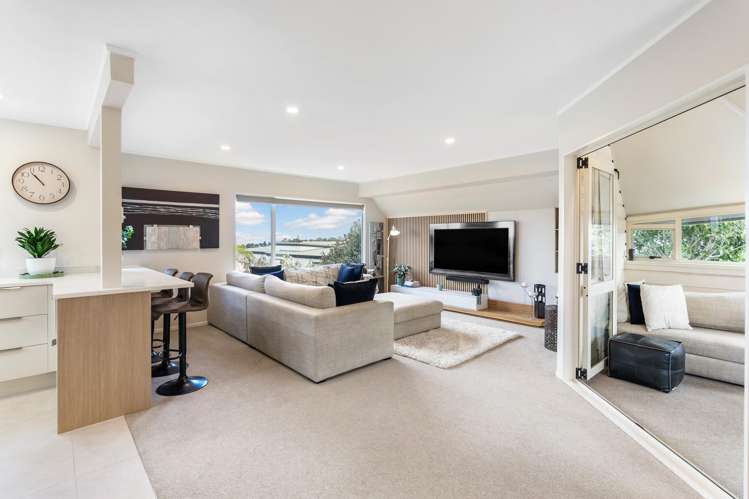 2/281A Hillsborough Road Hillsborough_3