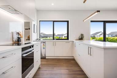 106 Metoriti Crescent_2