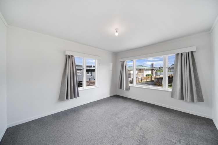 2/8 Fisher Crescent Otara_7