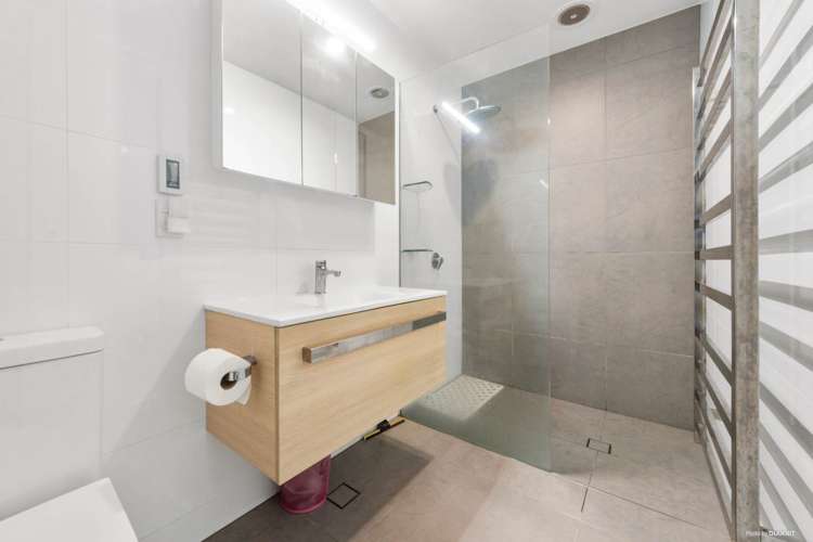 13 Bickerton Way Flat Bush_11