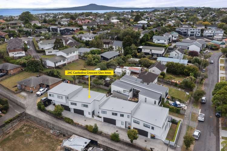 24C Castledine Crescent_0