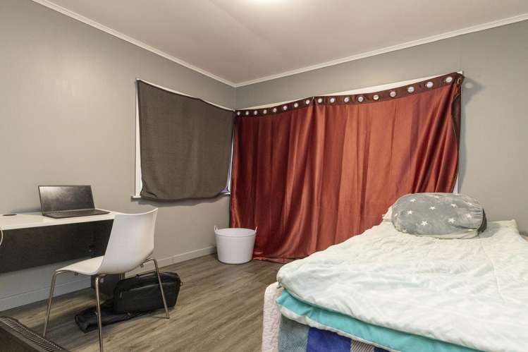 166 Spa Road Central_12