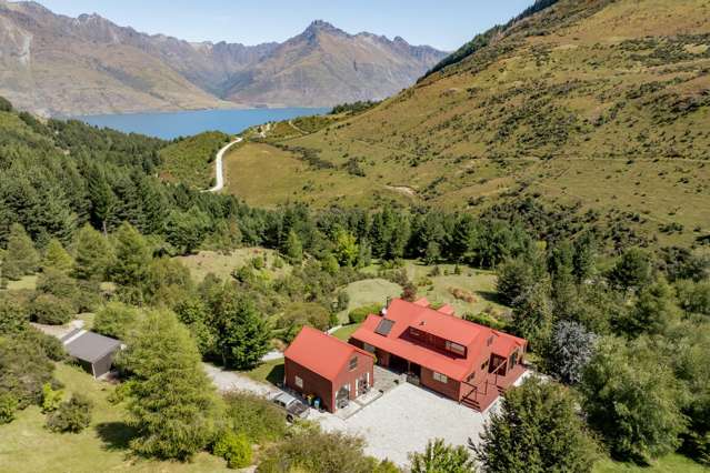 Lifestyle Opportunity in Paradise!