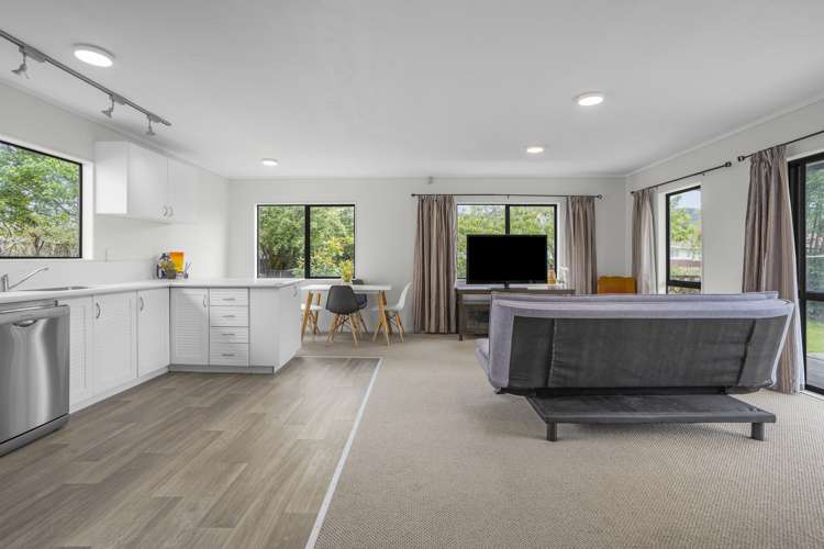 2/1159 High Street Taita_6