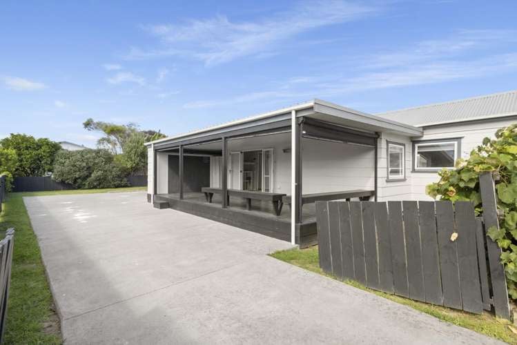 824B Papamoa Beach Road Papamoa_0