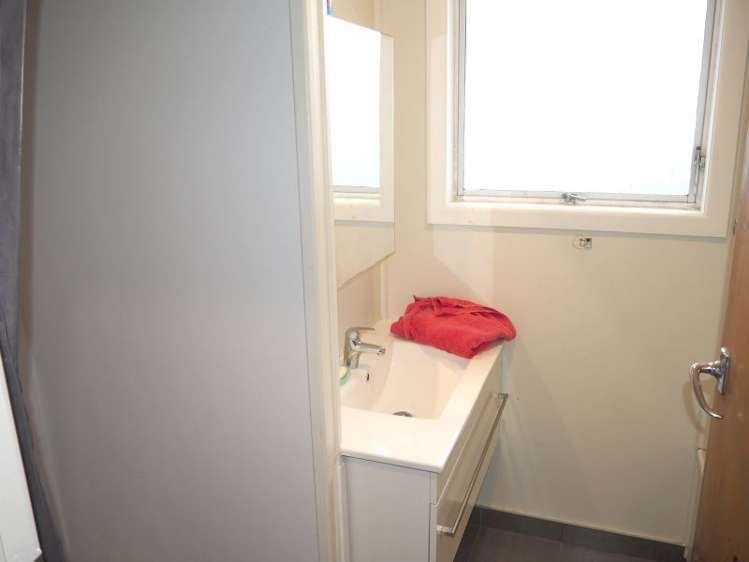 28 Ronald Place Manurewa_11