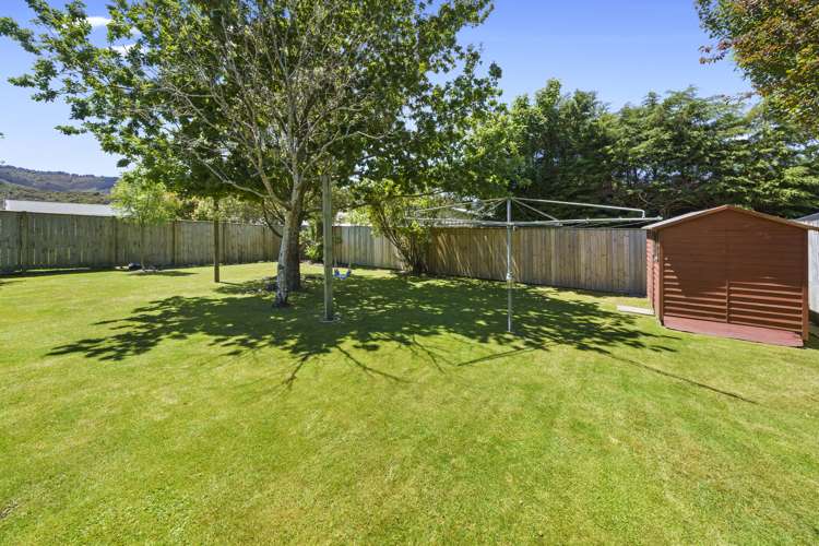 8 Sharpe Crescent Wainuiomata_15