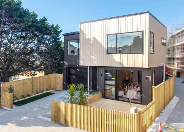 Freehold & Brand New - Family Living in Greenlane