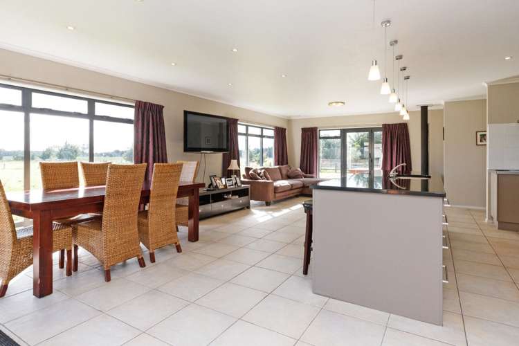 2001b Longburn Rongotea Road Longburn_14