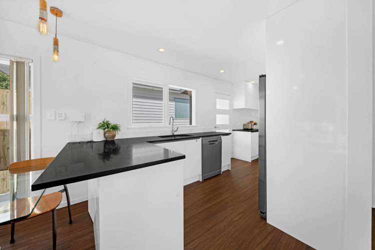 640 Beach Road Browns Bay_8