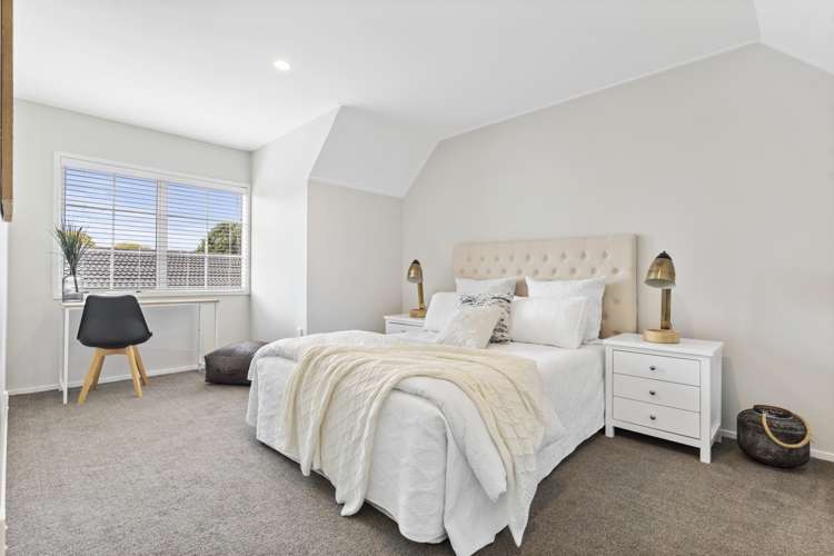 2/73 Botany Road Botany Downs_9