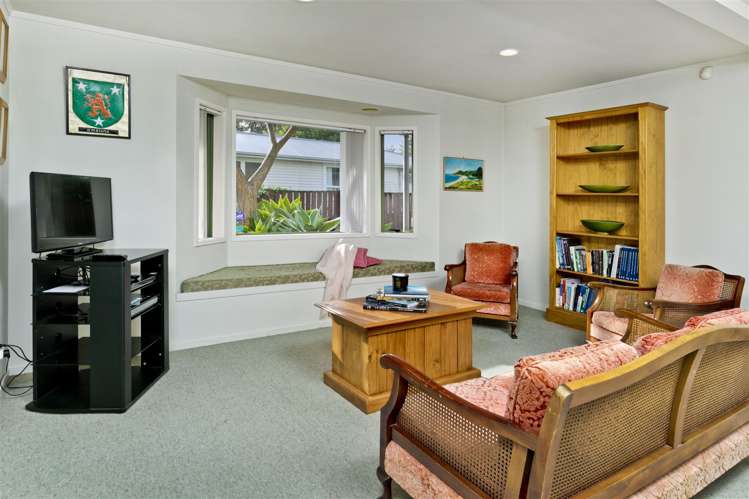 182 Henderson Valley Road Henderson_11