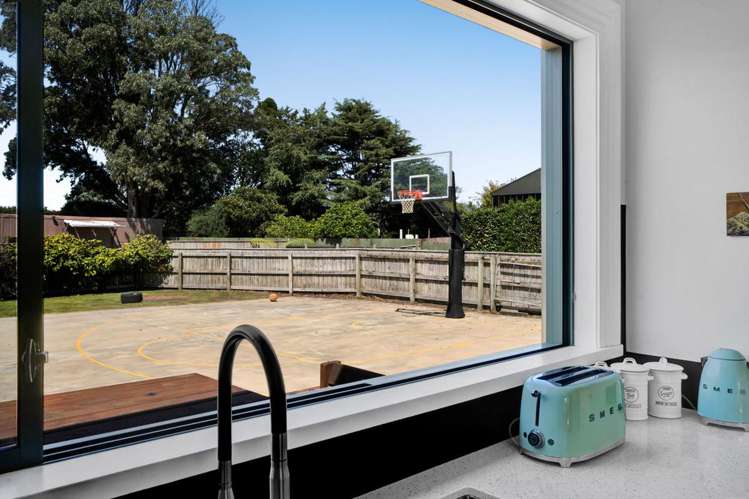 76 Glover Road Hawera_2