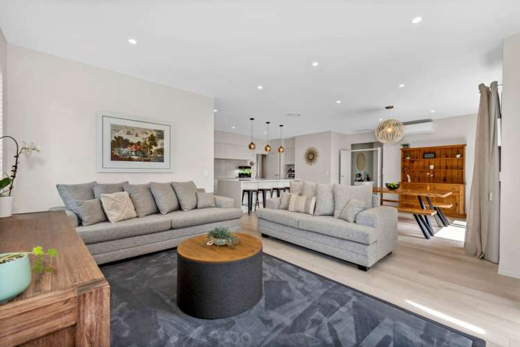 24 Lydiard Place Beachlands_12