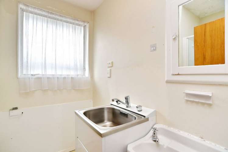 2/560 Hereford Street Linwood_12