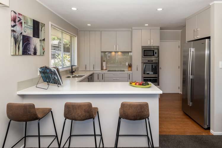 14 Pickwick Parade Mellons Bay_9