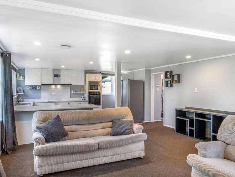 5A Peter Place Mangakakahi_6