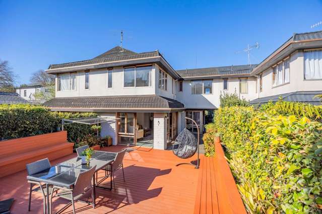 Exceptional Family Home in Prime Remuera - DGZ