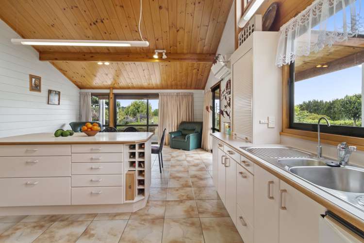 56 Thompsons Track Aongatete_11