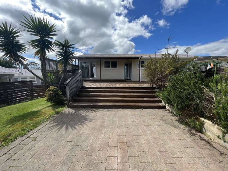 16 Bayside Avenue Te Atatu Peninsula_16