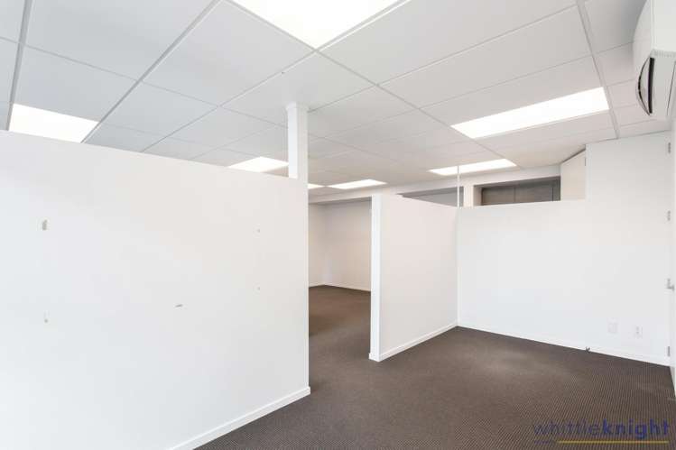 10/211 Ferry Road Waltham_6