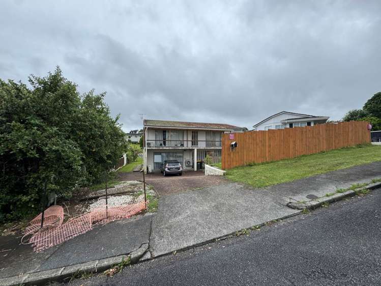 5 Fairway Drive Mt Roskill_1