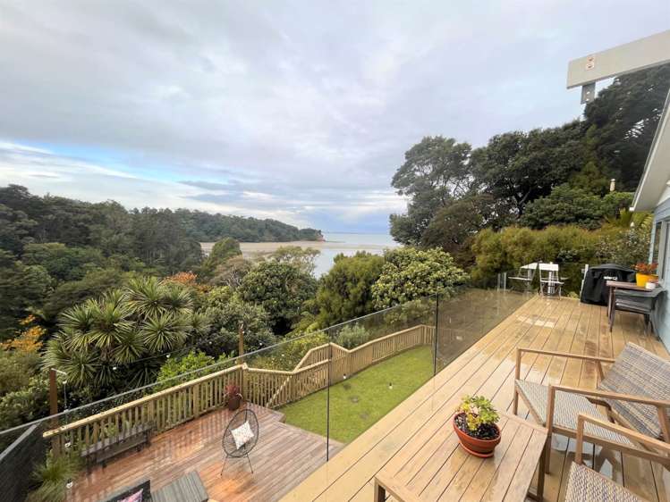 72 Laingholm Drive Laingholm_13