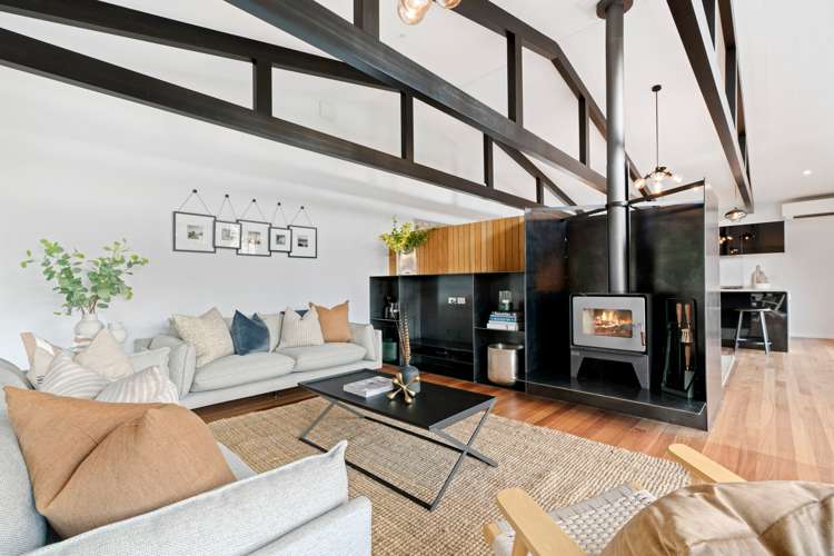 18 Falcon Heights Mount Creighton_8