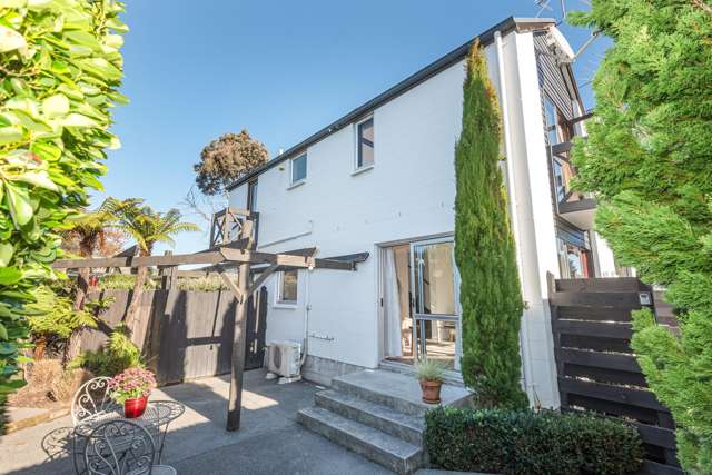 Private, Peaceful & Perfectly Positioned!