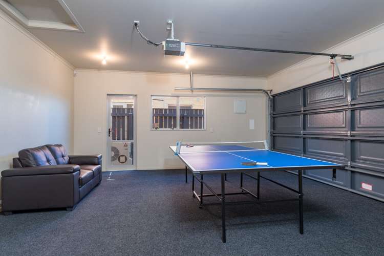 4 Silver Pine Avenue Woodridge_17