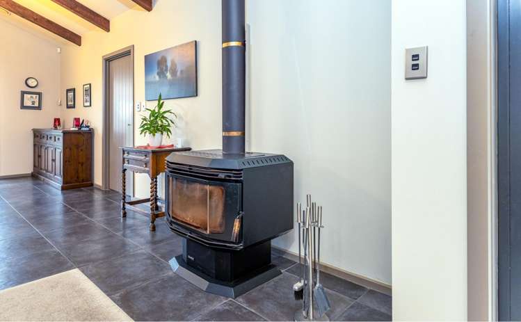 18 River Road Elgin_11