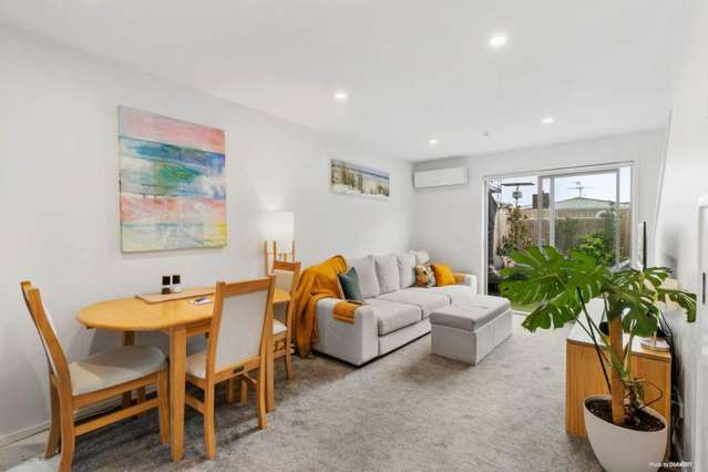 Modern 2 bed Gem!