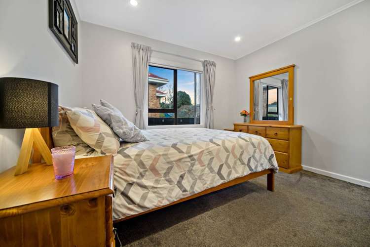 7 Netherlands Avenue Kelston_11