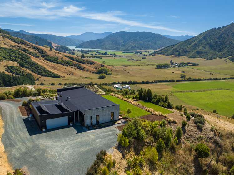 1424 Queen Charlotte Drive Anakiwa and Surrounds_21