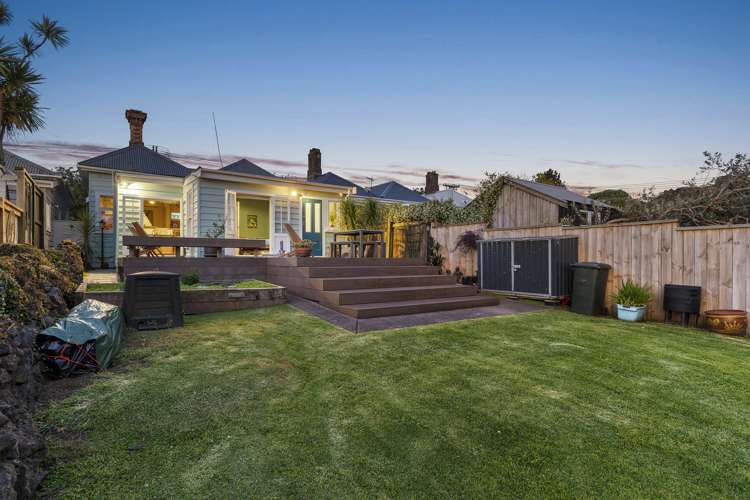 98 Valley Road Mount Eden_18