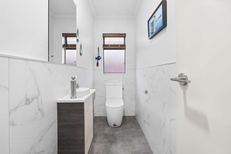 44 Chesterfield Way Orewa_23