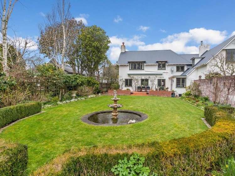 56 Barton Road Heretaunga_18