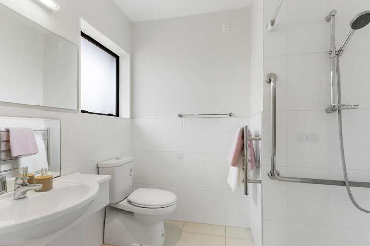 2/12 Oak Street Royal Oak_11