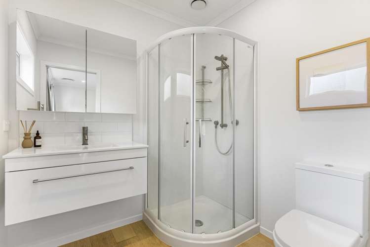 8 Opaoa Way Aotea_11