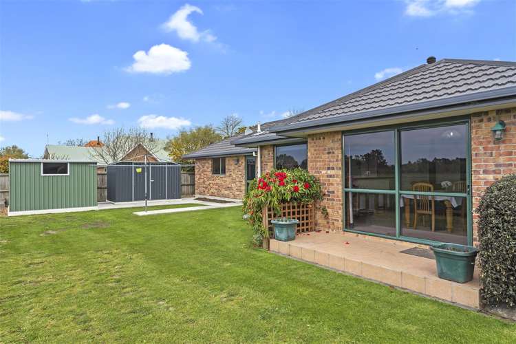 15 Littles Lane Woodend_16