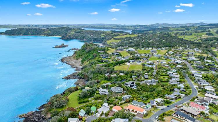 22 Barrier View Road Leigh_17