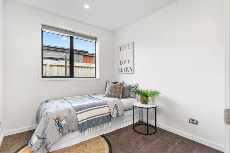 24 Robert Duncan Road Belfast_12