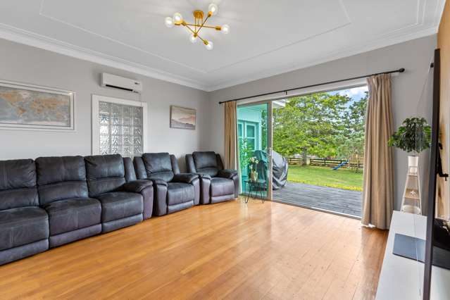 1835 Egmont Road Kaimiro_4